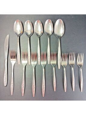 14x Rogers & Bro Radiant Rose RG36 Cutlery Knive Spoon Fork Stainless Canada
